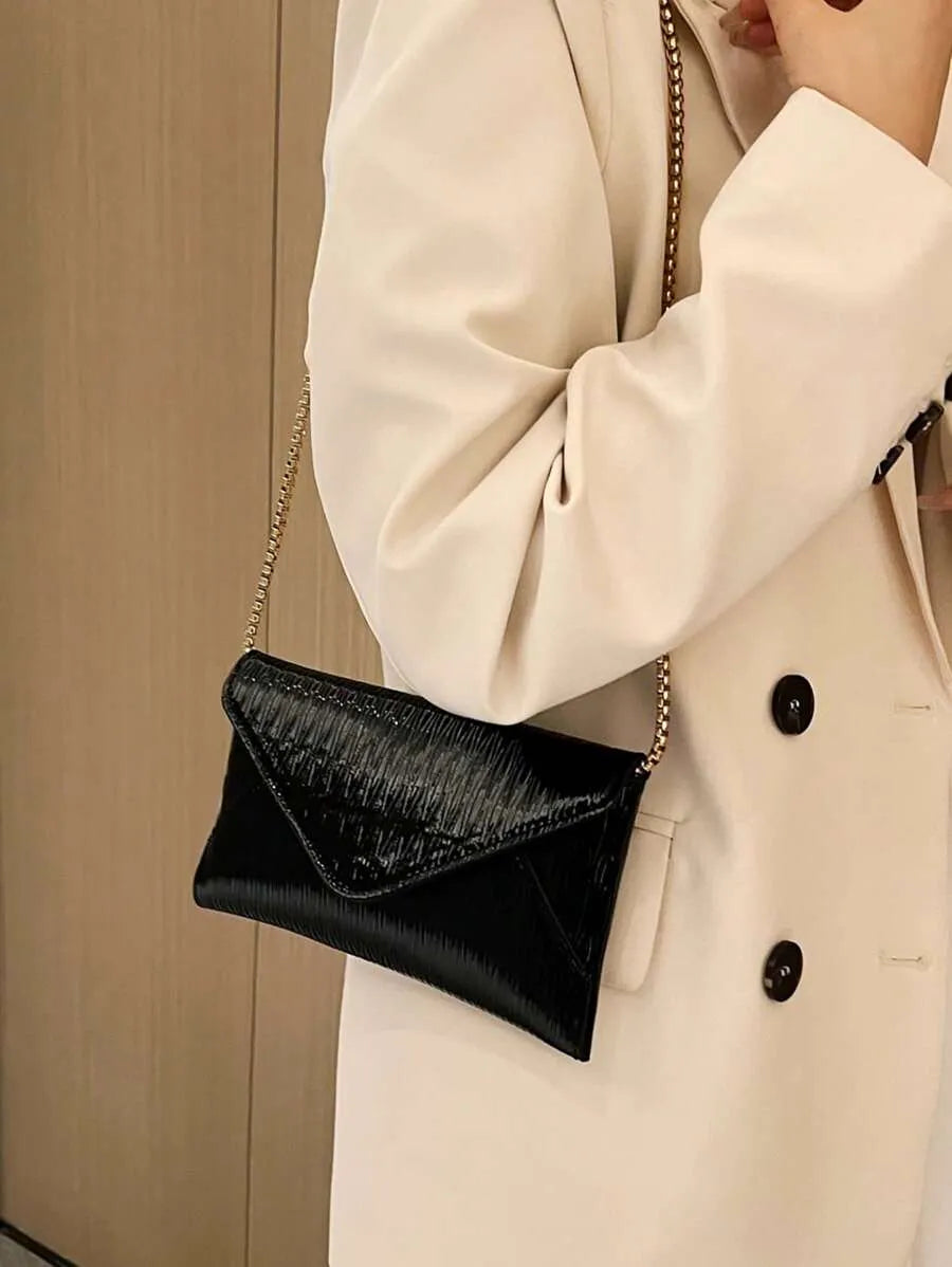 SHEIN حقيبة كتف بنمط قديم بغطاء طية