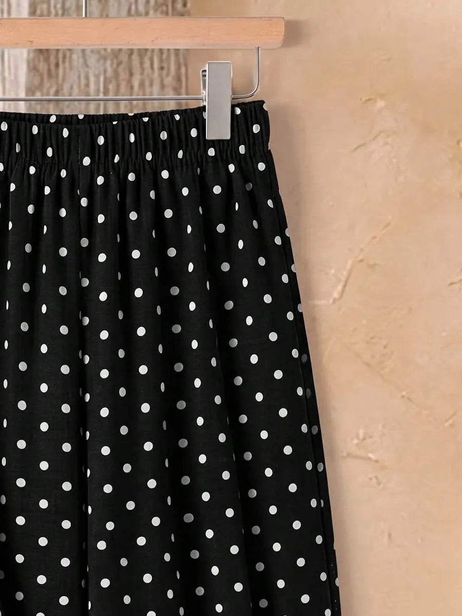 SHEIN Rusticease طقم نسائي قطعتين بلوزة بياقة كشكش وبنطال بلون الأسود والأبيض