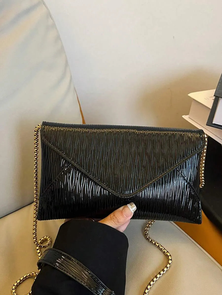 SHEIN حقيبة كتف بنمط قديم بغطاء طية