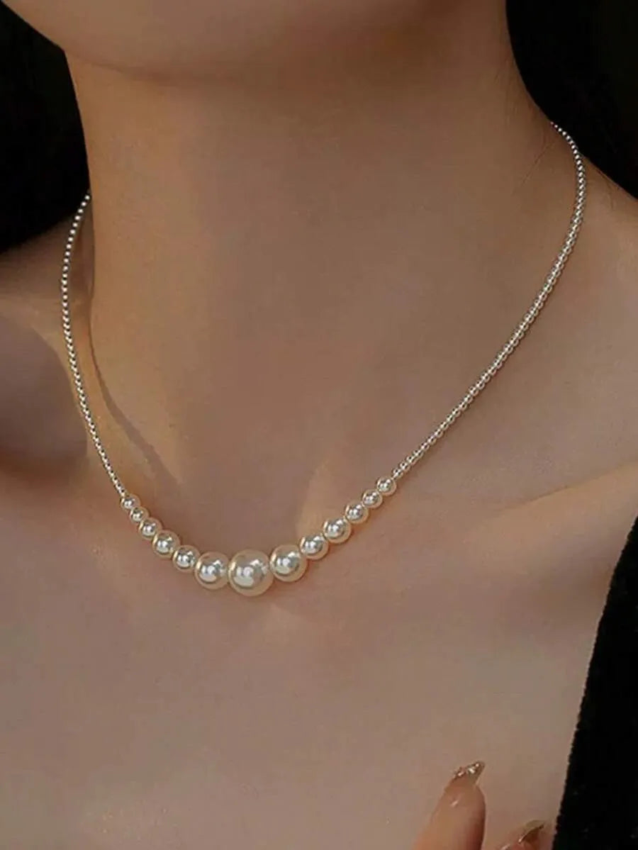 SHEIN قلادة نسائية لؤلؤية دائرية بتدرج الألوان بتصميم فرنسي متعدد الألوان