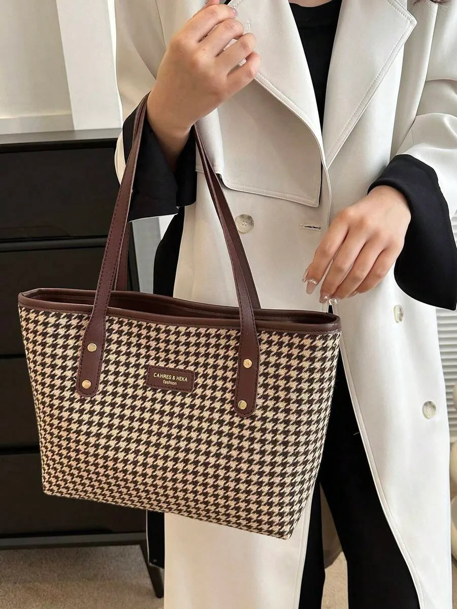 SHEIN حقيبة كتف ويد من النايلون البني بسحاب وسلسلة بنقشة المربعات