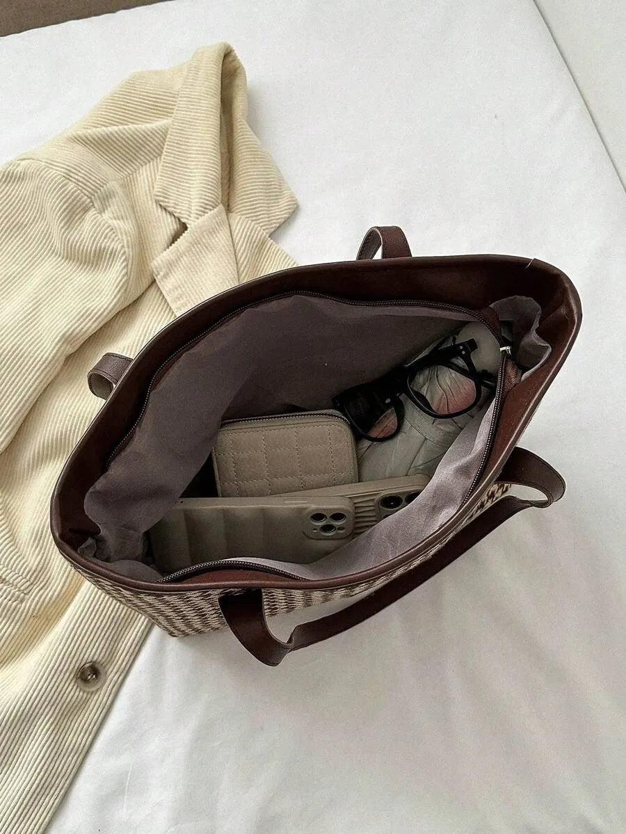 SHEIN حقيبة كتف ويد من النايلون البني بسحاب وسلسلة بنقشة المربعات