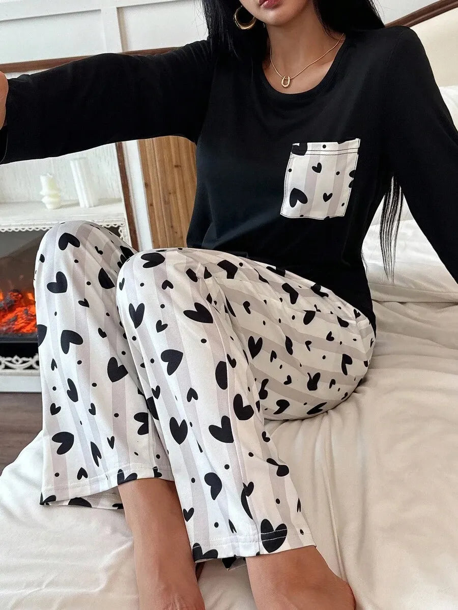SHEIN Dream Adore طقم بيجامة قطعتين بأكمام طويلة وطبعة قلوب بلون أسود