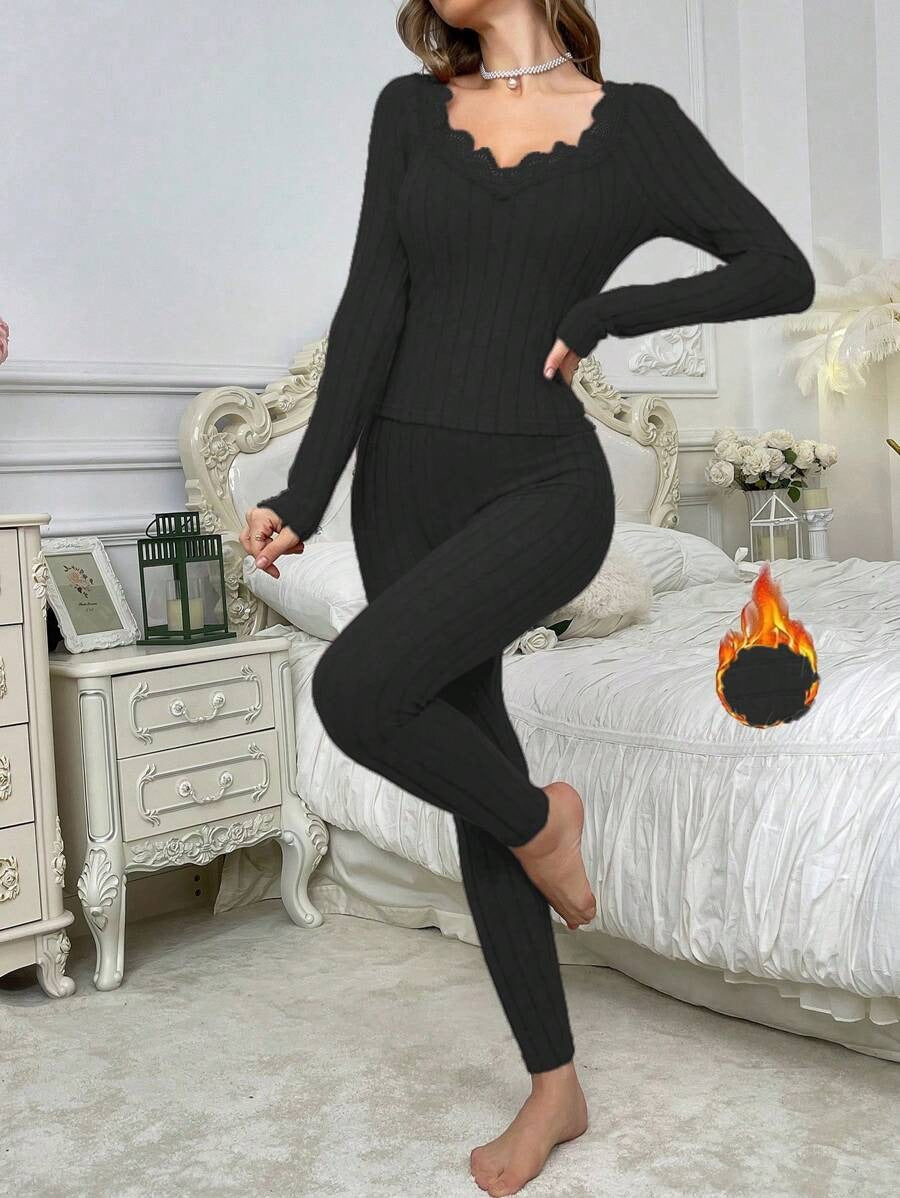 SHEIN طقم نسائي أسود دافي بلمسة فخمة من القطيفة