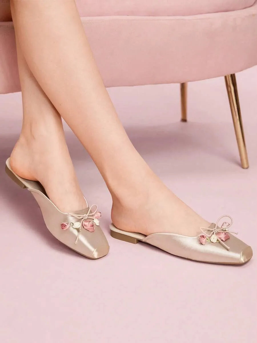 SHEIN CUCCOO DOLLMOD لوفر نسائي مسطح مزين بزهرة ثلاثية الأبعاد