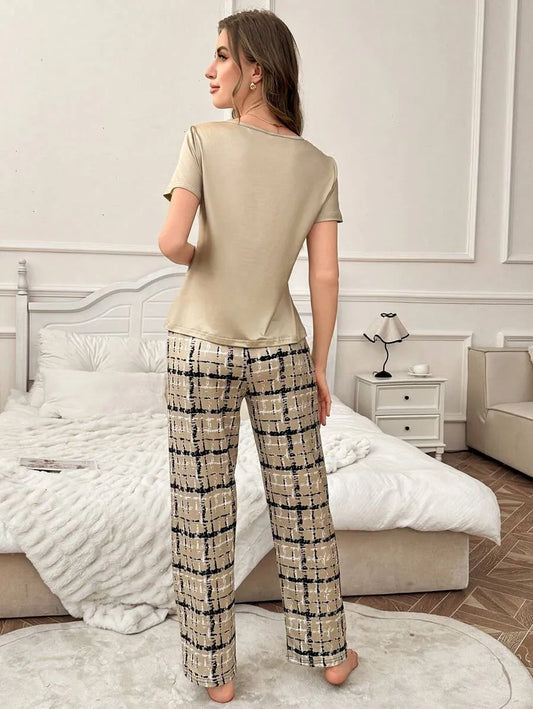 SHEIN طقم بيجامة قطعتين بأكمام قصيرة وبنطلون كاروهات مع فيونكة متعدد الألوان
