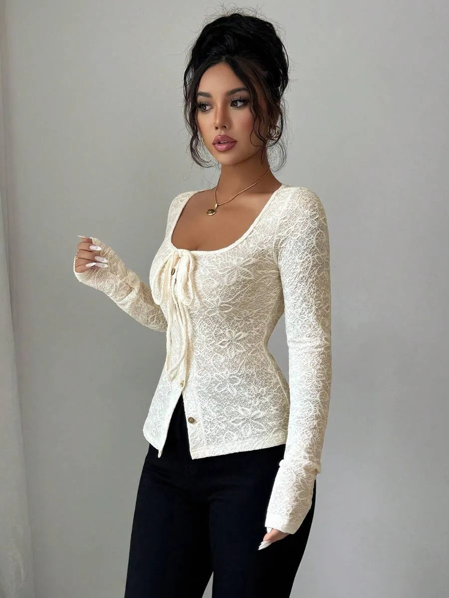SHEIN Unity تي شيرت نسائي ضيق بأزرار أمامية ونقشة زهور بلون أبيض