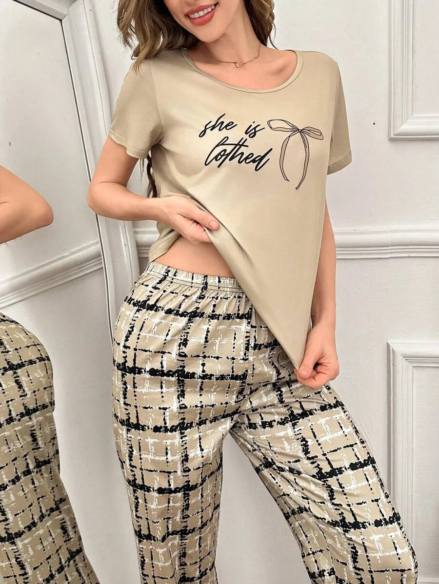 SHEIN طقم بيجامة قطعتين بأكمام قصيرة وبنطلون كاروهات مع فيونكة متعدد الألوان