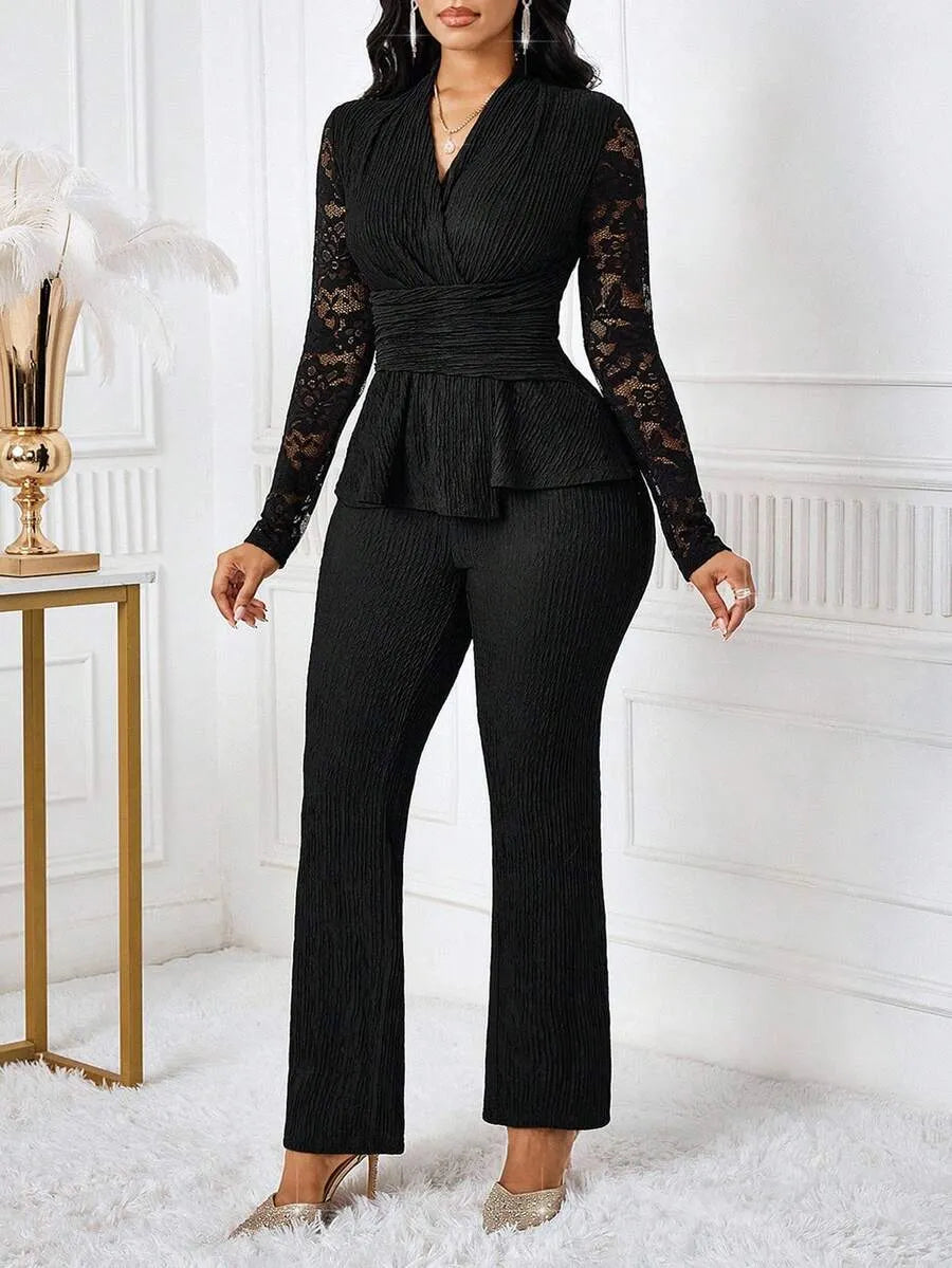 SHEIN Lady طقم نسائي قطعتين بلوزة بياقة ودانتيل وبنطال واسع بلون الأسود
