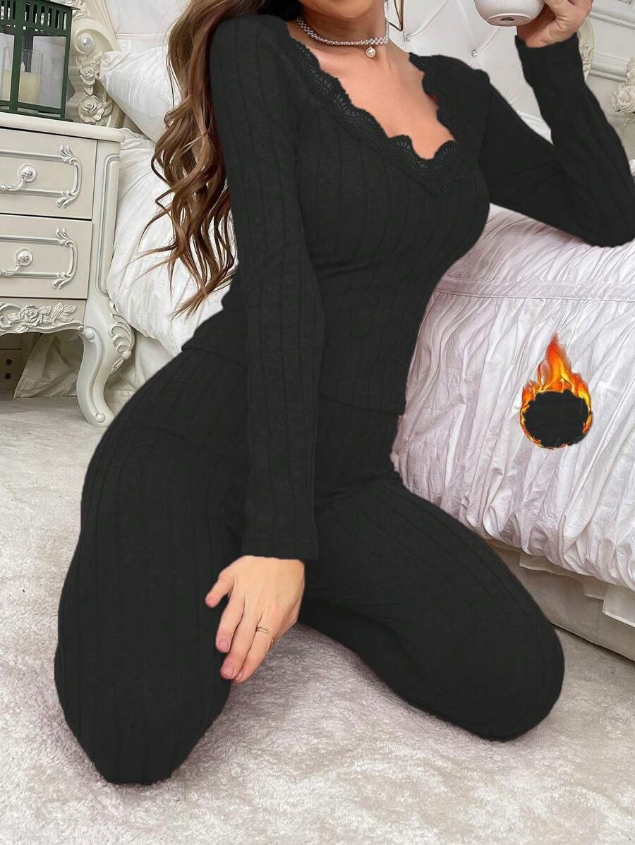 SHEIN طقم نسائي أسود دافي بلمسة فخمة من القطيفة