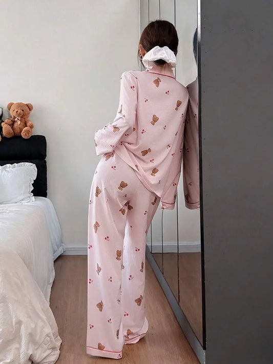 SHEIN طقم بيجامة قطعتين بأكمام طويلة بطبعة دب وكرز بلون وردي