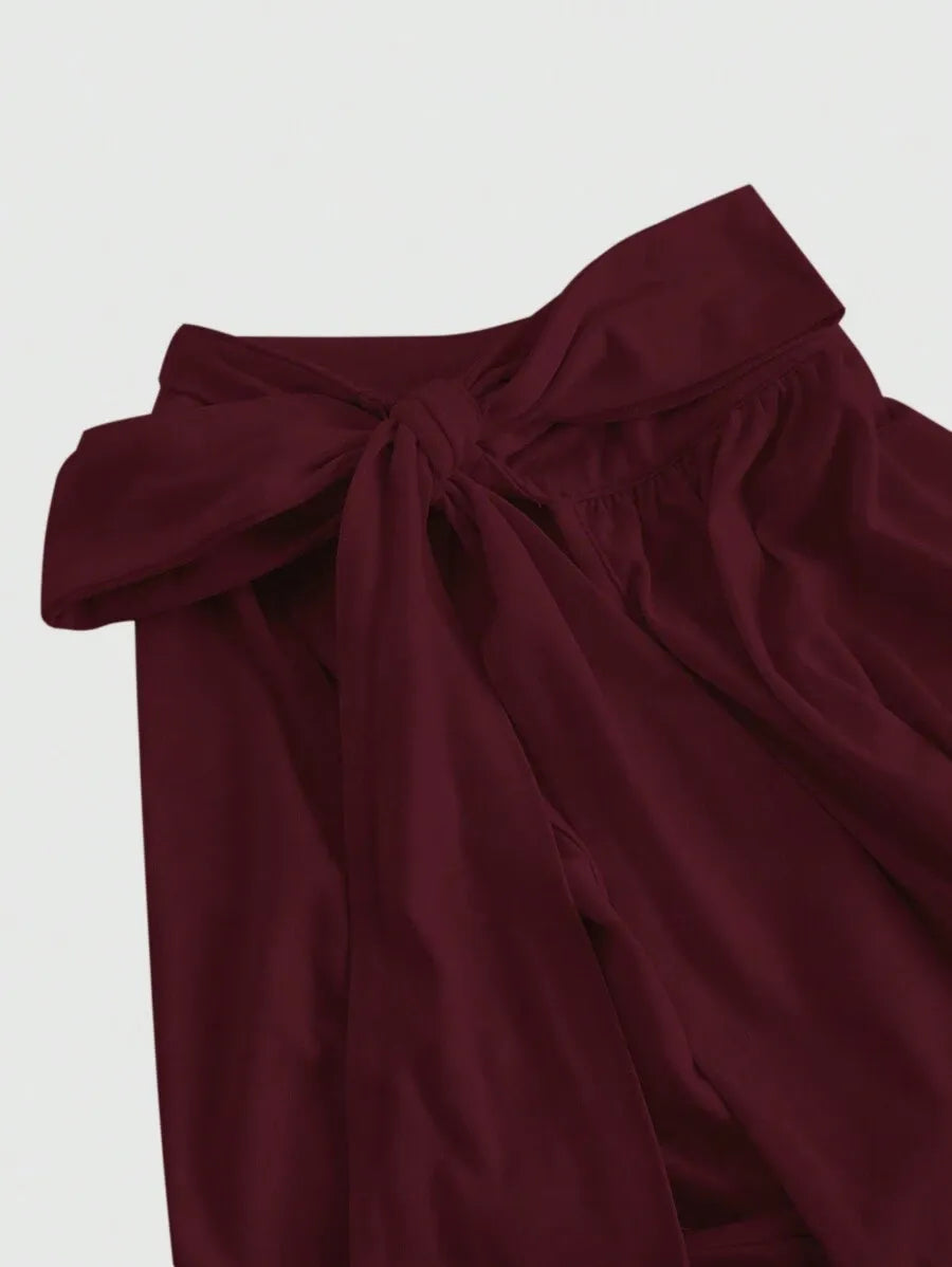 SHEIN MOD توب نسائي ضيق برقبة هالتر وطبعة فراشة وتفاصيل دانتيل بلون أبيض