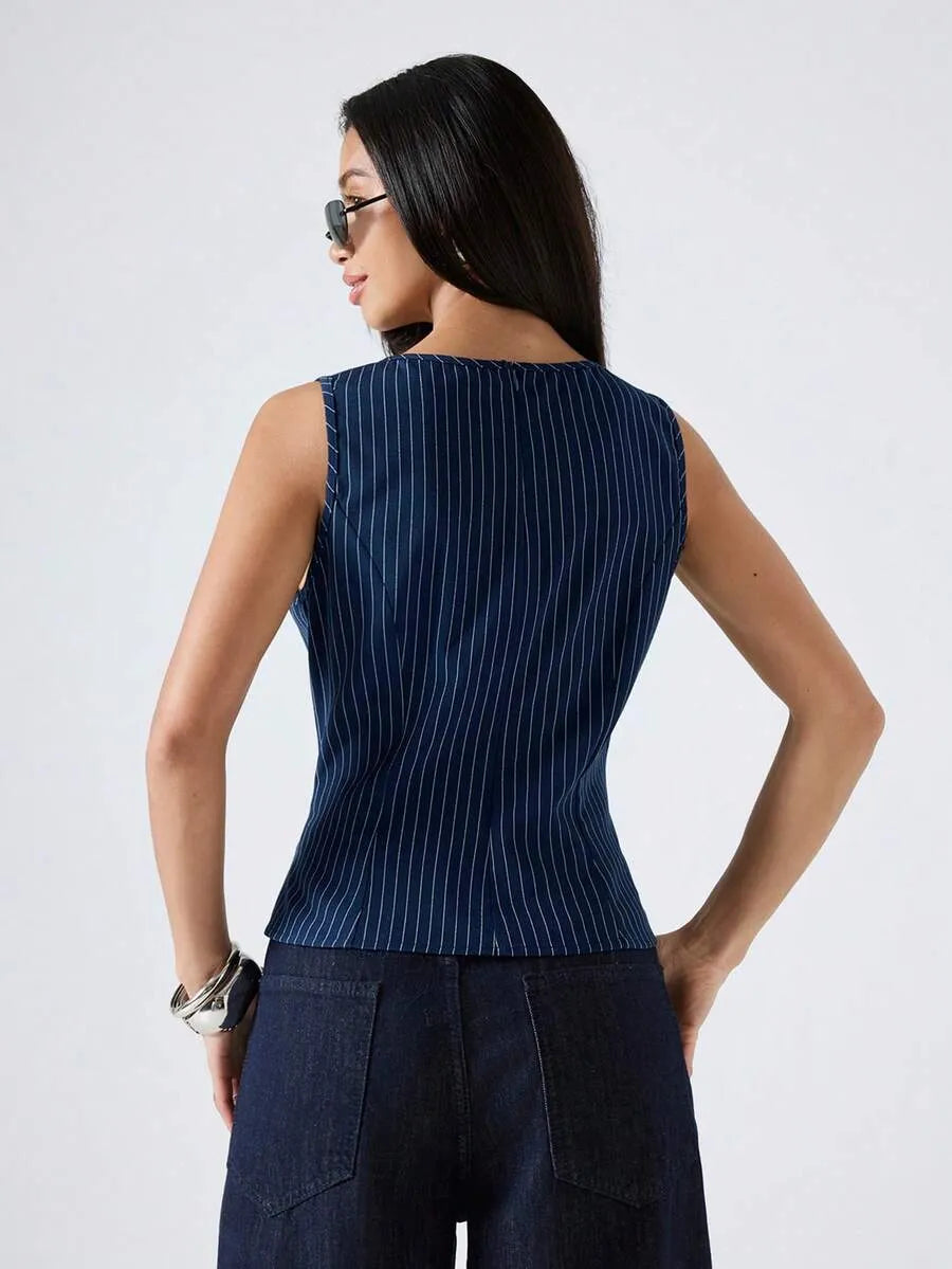 SHEIN LYSMO بلوزة نسائية بياقة دائرية وأزرار وجيب بلون أزرق