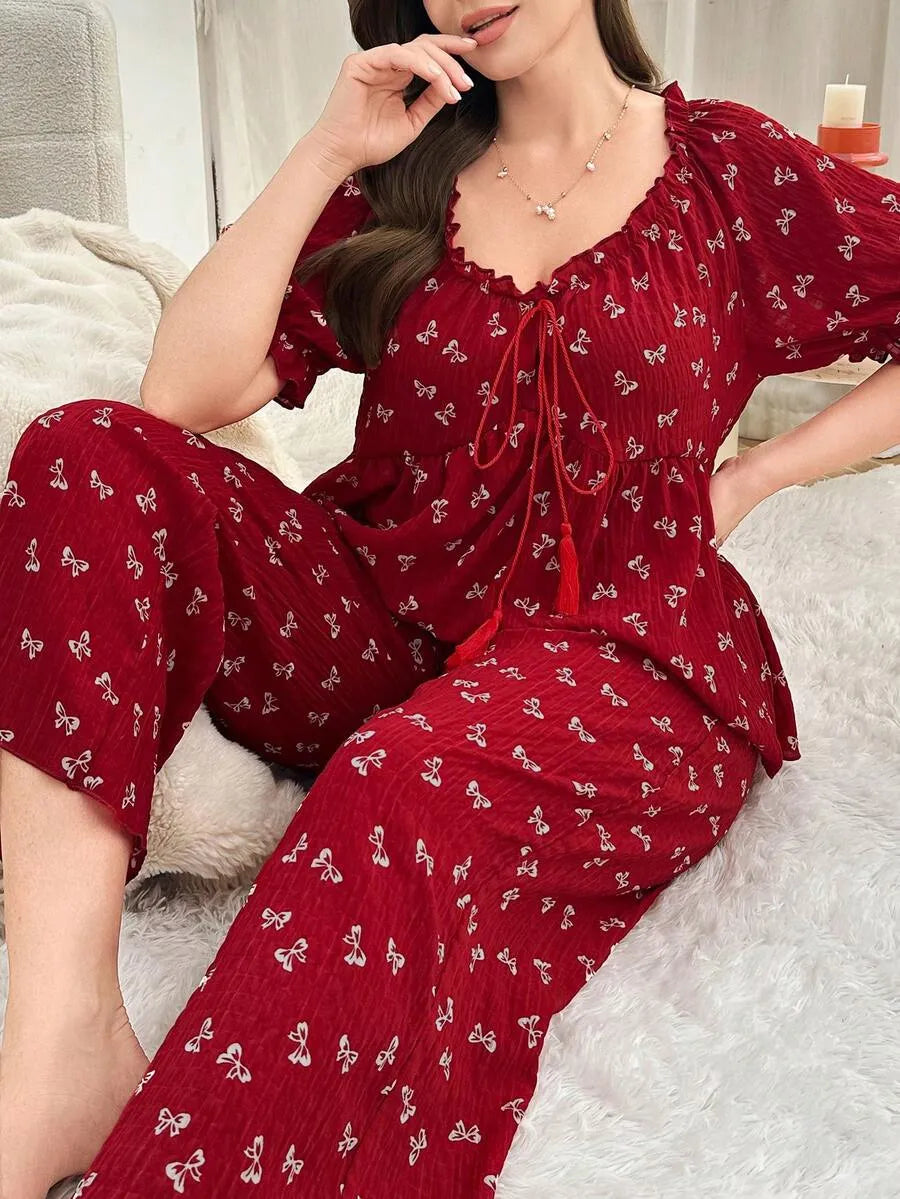 SHEIN CottageSlumber طقم بيجامة نسائي بلون أحمر بنقشة فيونكة وأكمام منتفخة