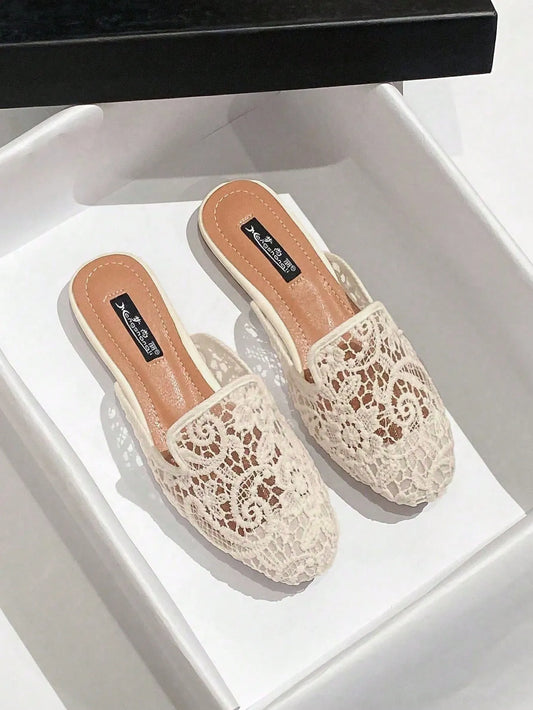 SHEIN Mengshangli صنادل نسائية مسطحة مفرغة بتصميم بوهيمي