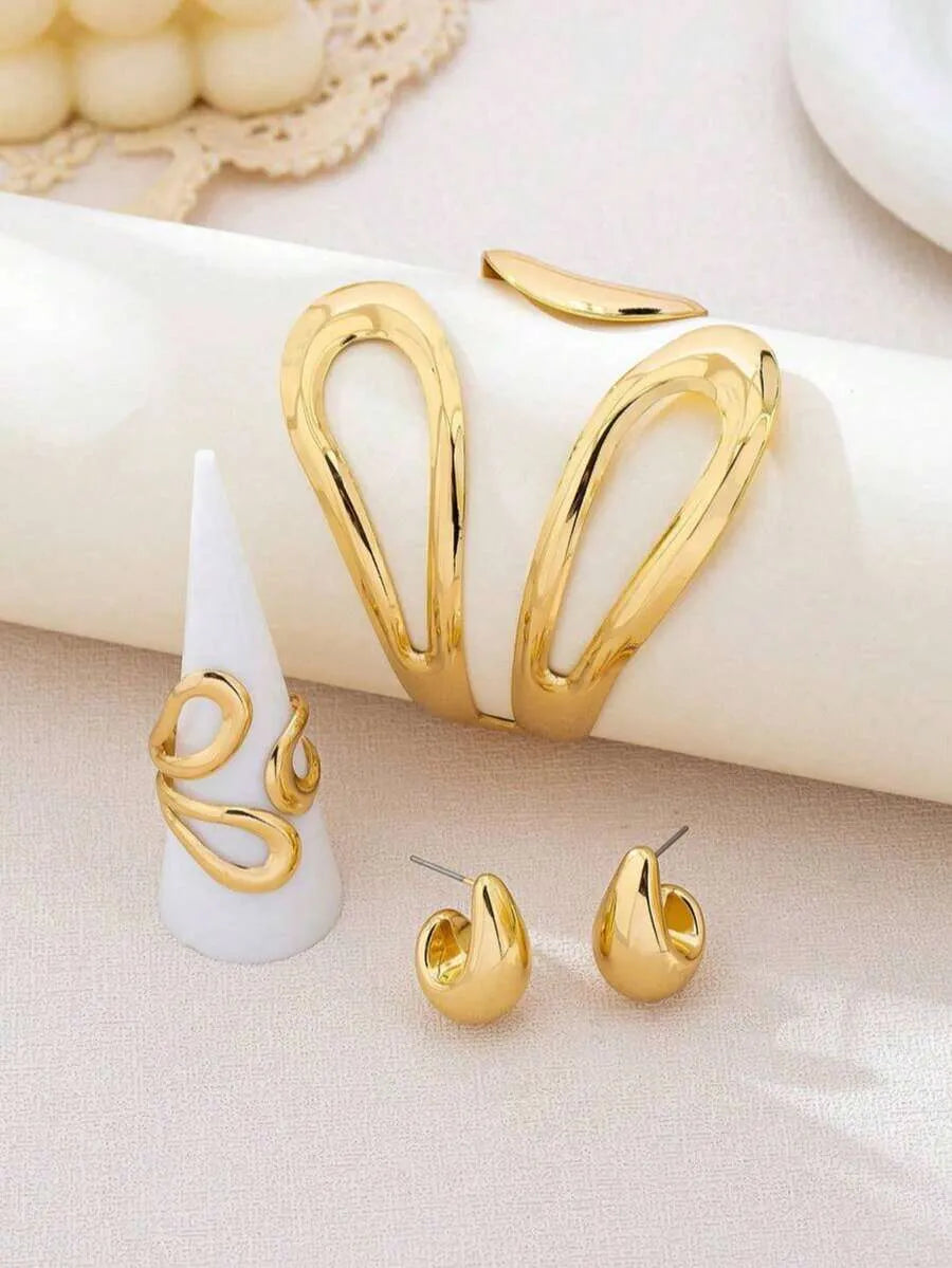 SHEIN طقم سوار وخاتم نسائي بتصميم هندسي بلون ذهبي