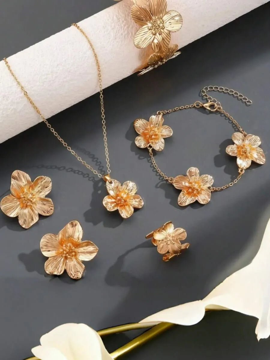 SHEIN طقم مجوهرات نسائي 6 قطع قلادة وسوار وخاتم وأقراط بتصميم زهرة خماسية البتلات بلون فضي