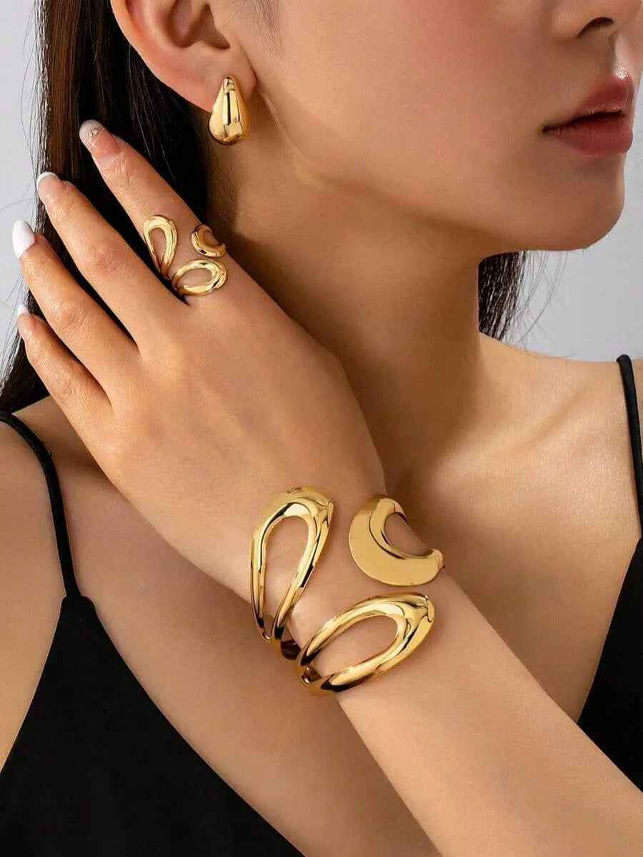 SHEIN طقم سوار وخاتم نسائي بتصميم هندسي بلون ذهبي