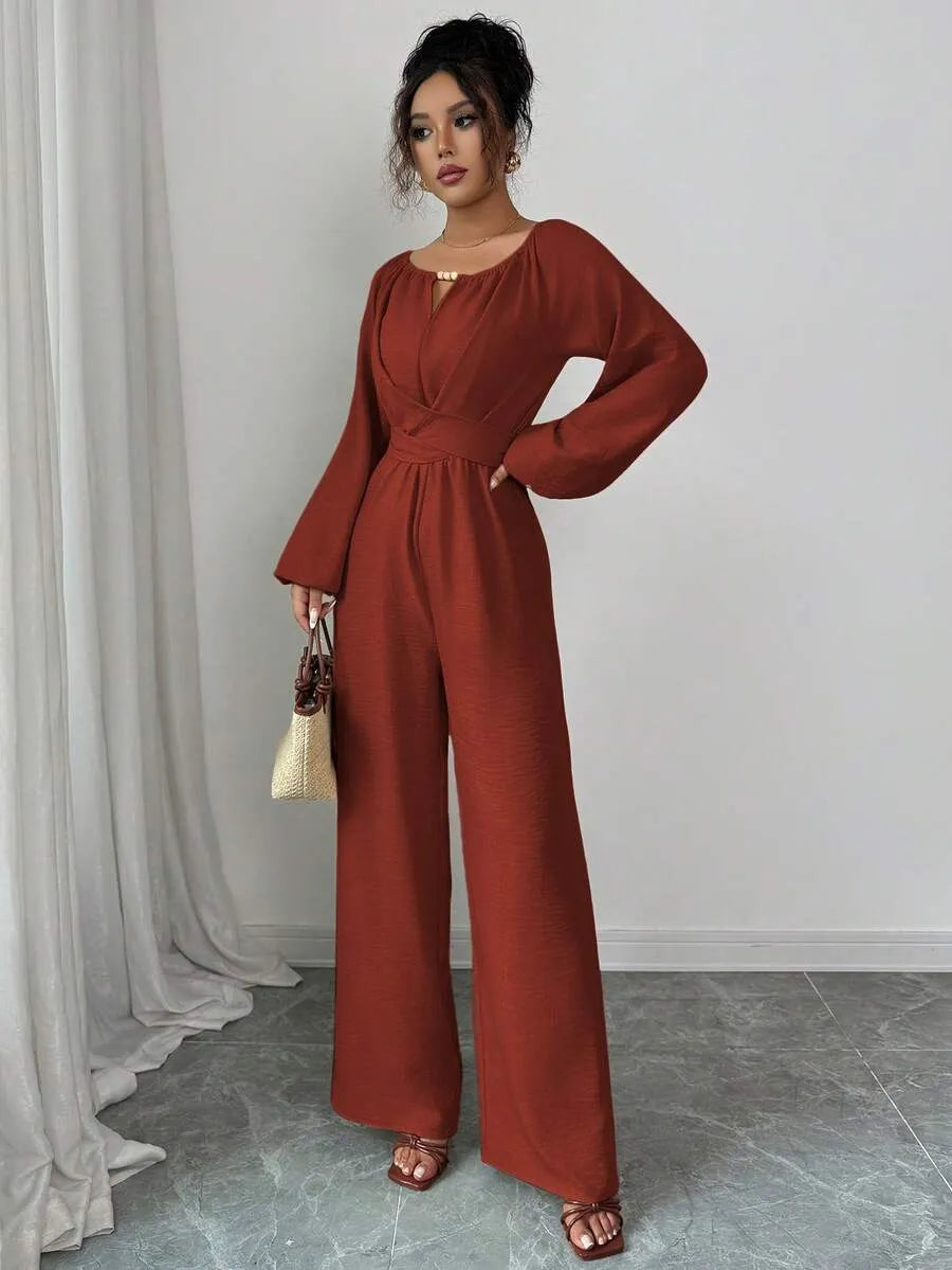 SHEIN Rafferiza جمبسوت نسائي بخرز خشبي وخصر ملتف وساق واسعة بلون أحمر خشبي