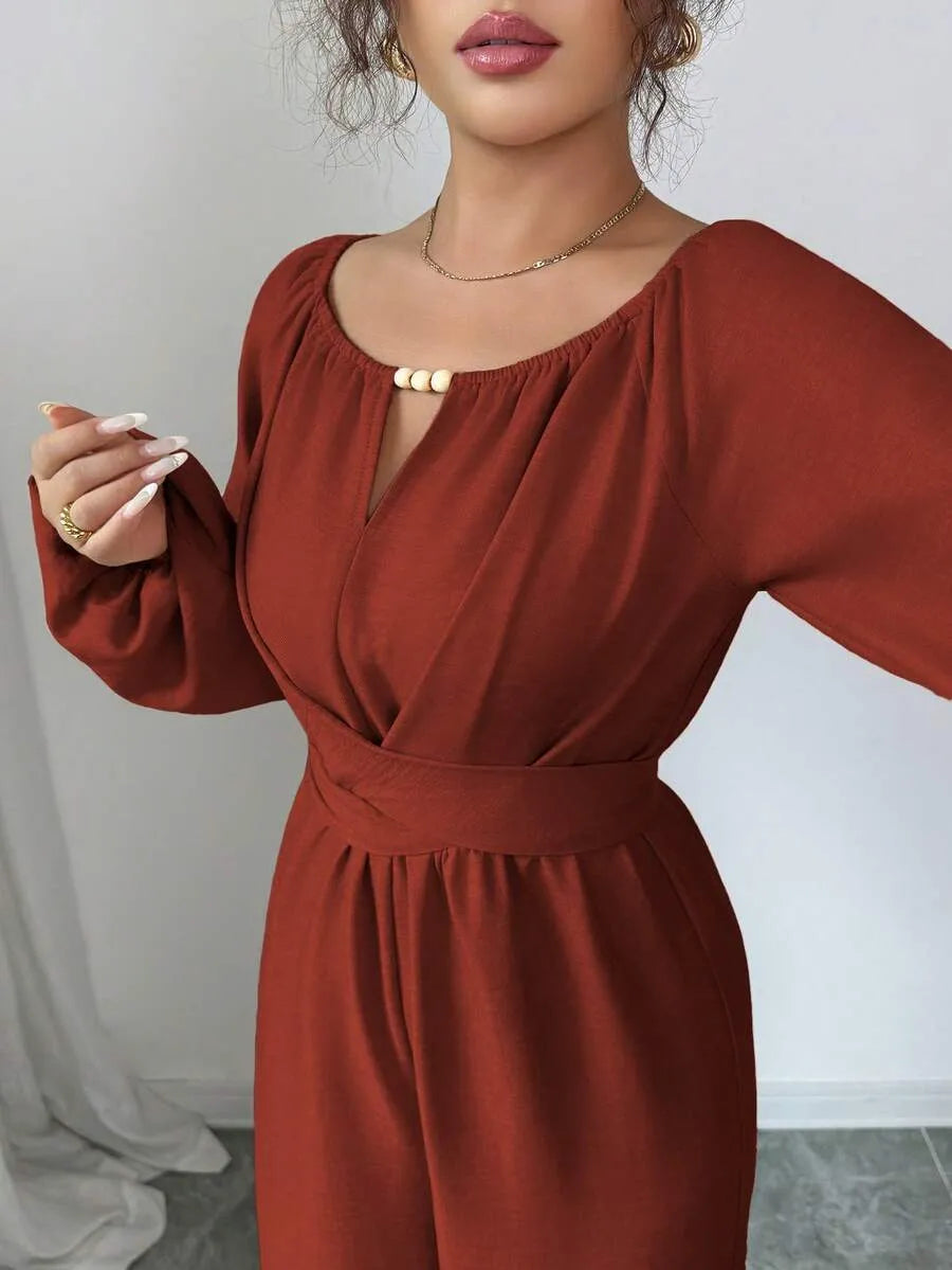 SHEIN Rafferiza جمبسوت نسائي بخرز خشبي وخصر ملتف وساق واسعة بلون أحمر خشبي