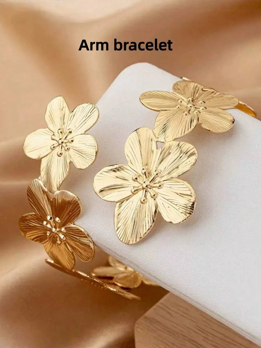 SHEIN طقم سوار وخاتم نسائي بتصميم زهور من الفولاذ المقاوم للصدأ