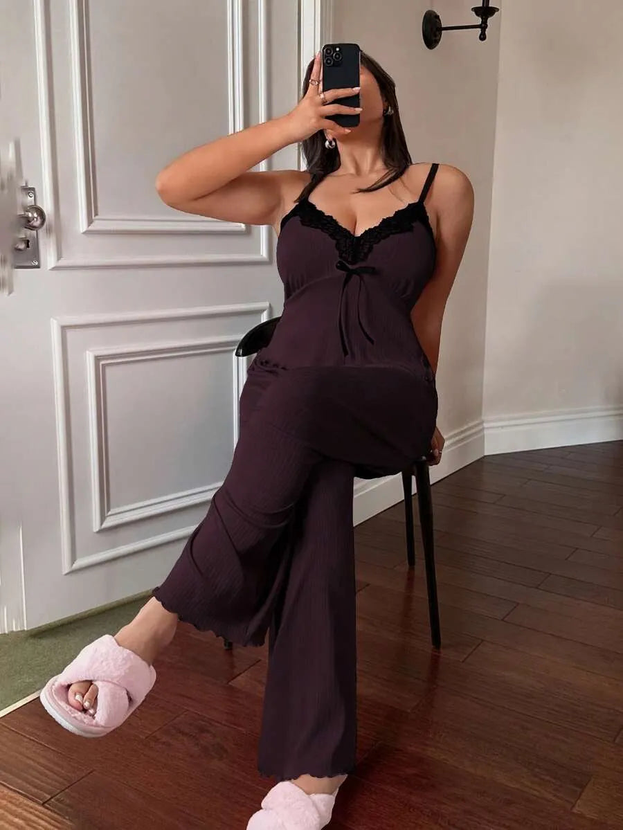 SHEIN Napfluff CURVE طقم بيجامة نسائي بلون بني بدانتيل وبنطال واسع
