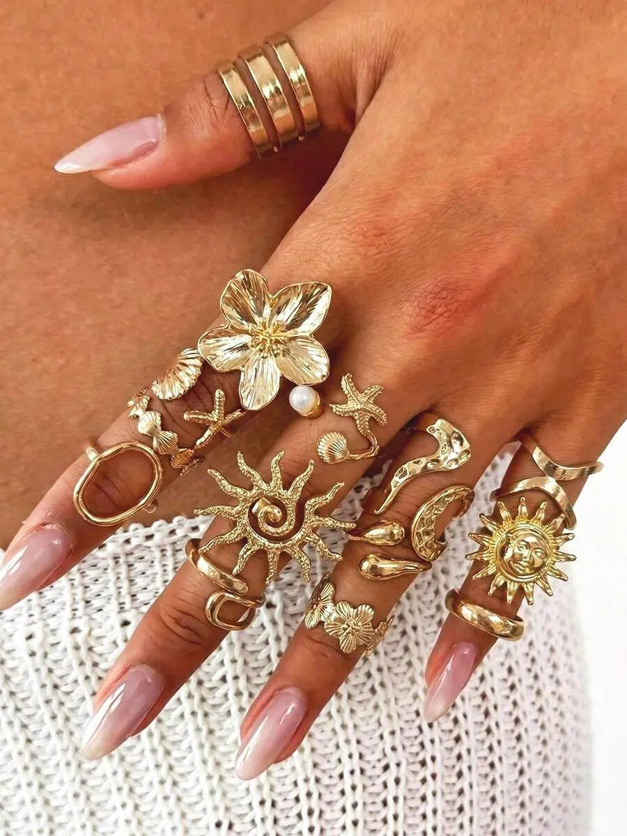 SHEIN  خواتم نسائية بتصميم بوهو غير متماثل مزينة باللؤلؤ الصناعي والأصداف بلون ذهبي