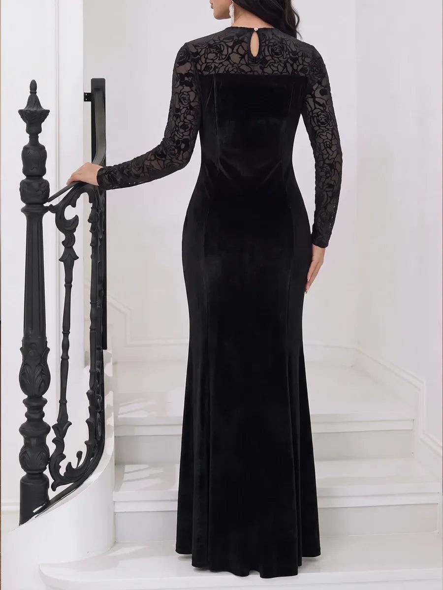 SHEIN Modelyn فستان مخملي طويل بياقة دائرية وتفاصيل دانتيل بلون أسود