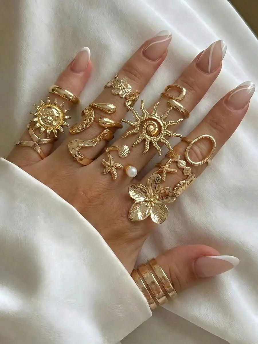 SHEIN  خواتم نسائية بتصميم بوهو غير متماثل مزينة باللؤلؤ الصناعي والأصداف بلون ذهبي