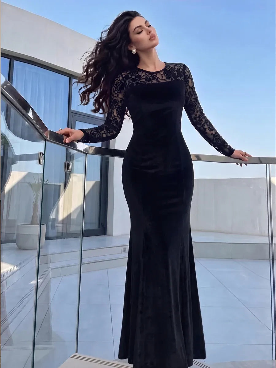 SHEIN Modelyn فستان مخملي طويل بياقة دائرية وتفاصيل دانتيل بلون أسود