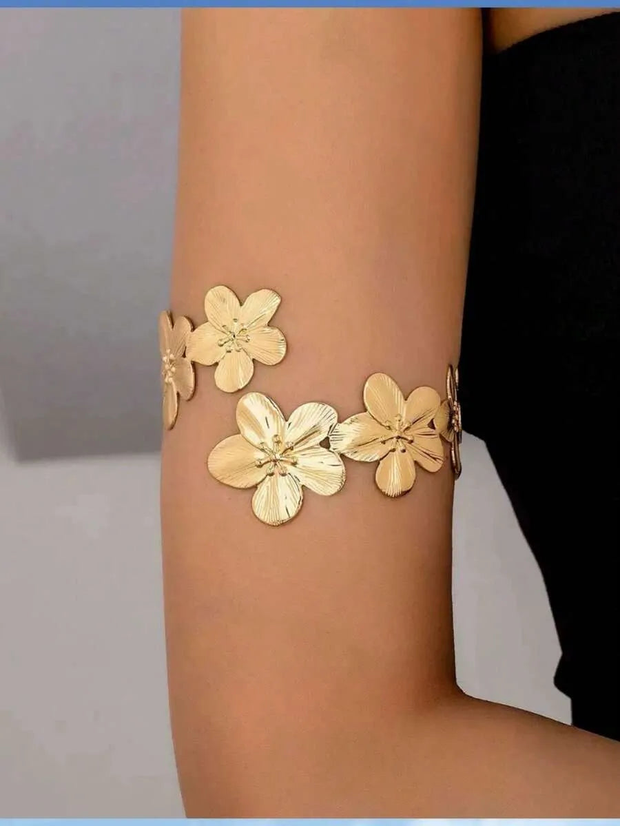 SHEIN طقم سوار وخاتم نسائي بتصميم زهور من الفولاذ المقاوم للصدأ