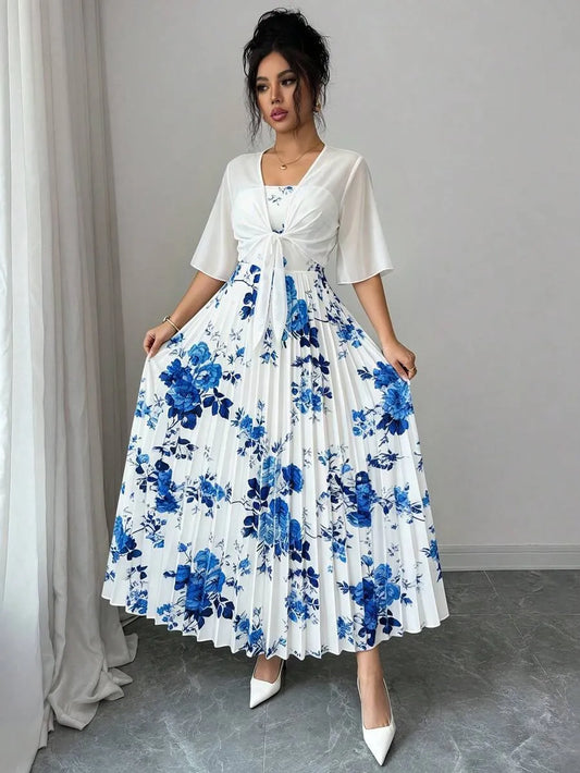 SHEIN طقم فستان مع جاكيت شيفون بطبعة زهرية بلون أزرق وأبيض