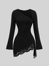 SHEIN Sweetra فستان ميني ضيق بياقة غير متماثلة وأكمام طويلة واسعة وثنيات بلون أسود
