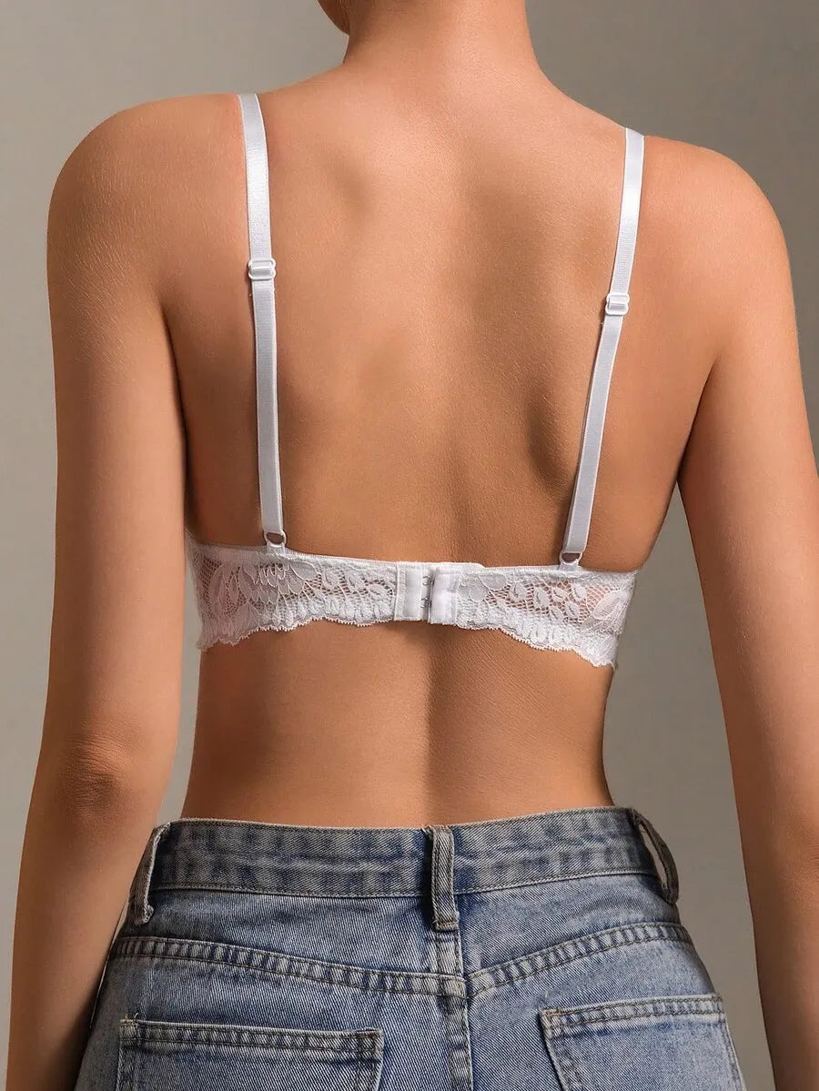 SHEIN حمالة صدر لاسلكية مريحة بحمالات قابلة للتعديل بلون أبيض