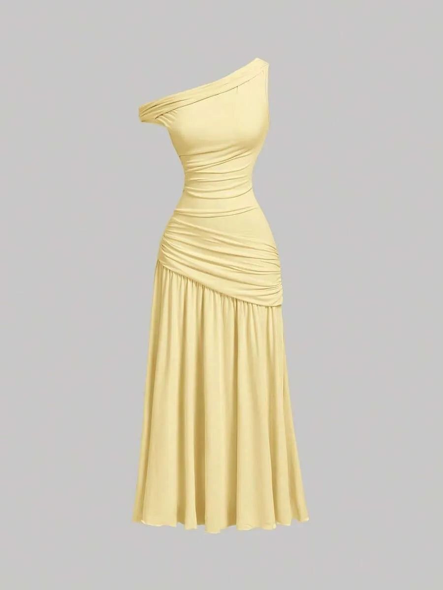 SHEIN MOD فستان نسائي طويل بخصر عالٍ وياقة غير متماثلة وتصميم مطوي بلون أصفر فاتح