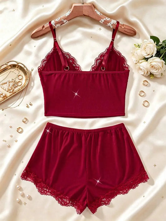SHEIN طقم قطعتين كاميسول دانتيل بفيونكة + شورت بخصر مطاطي بلون عنابي