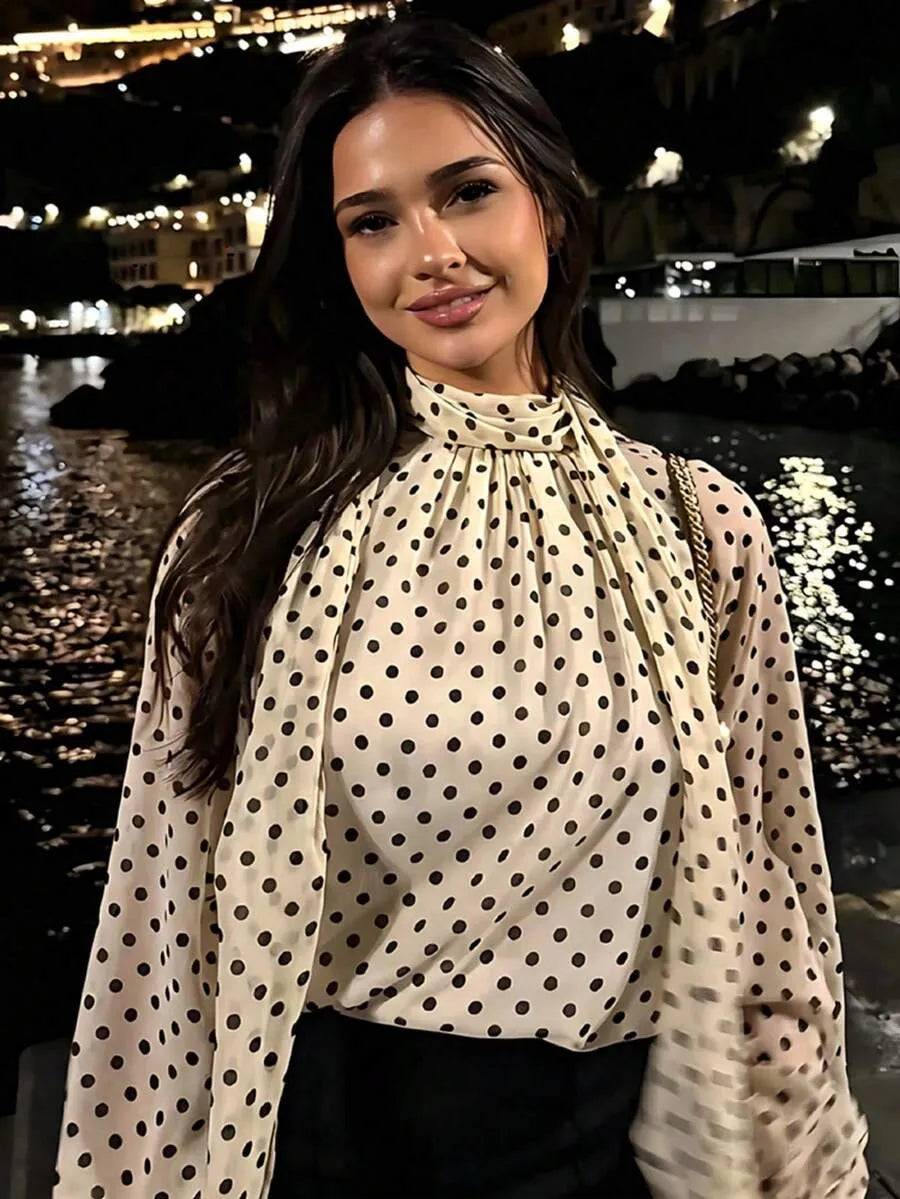 SHEIN بلوزة شيفون بياقة عالية وأكمام منتفخة ونقشة نقاط بلون بيج