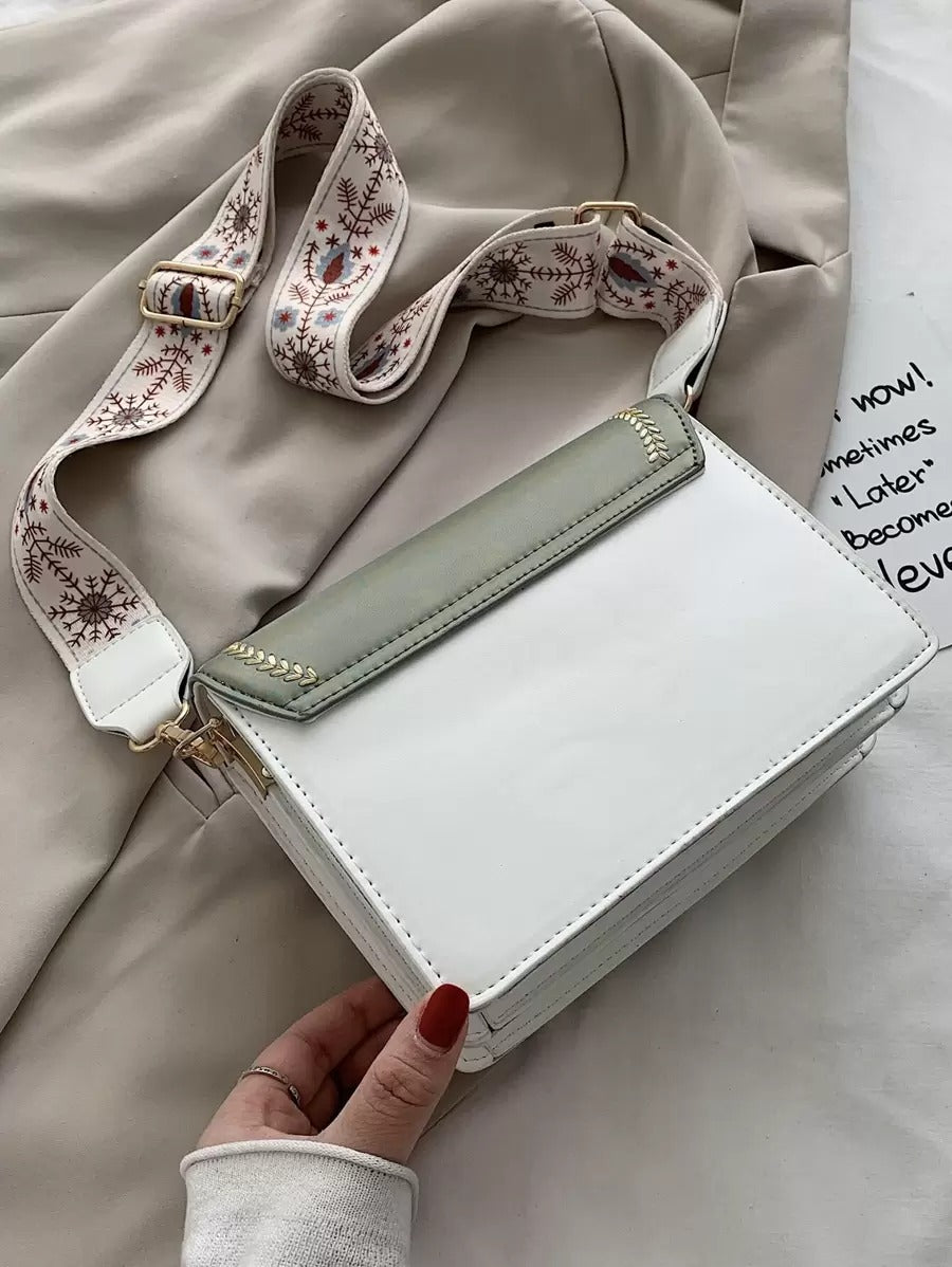SHEIN كروس بودي خضراء أنيقة بحزام عريض مميز