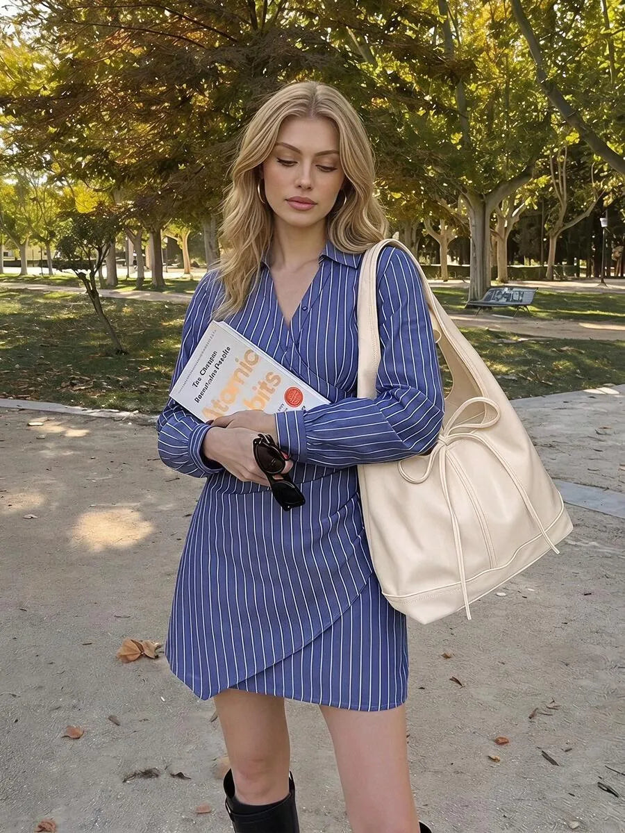 SHEIN MOD فستان قميص نسائي ميني بياقة وأكمام طويلة بتصميم لف وخطوط بلون أزرق بحري