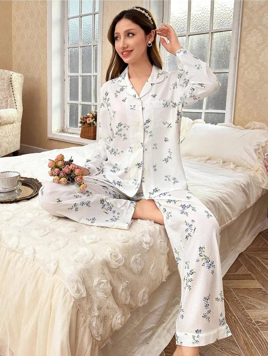 SHEIN Dream Adore طقم بيجامة قطعتين بأكمام طويلة وبنطلون بطبعة زهور بلون أبيض