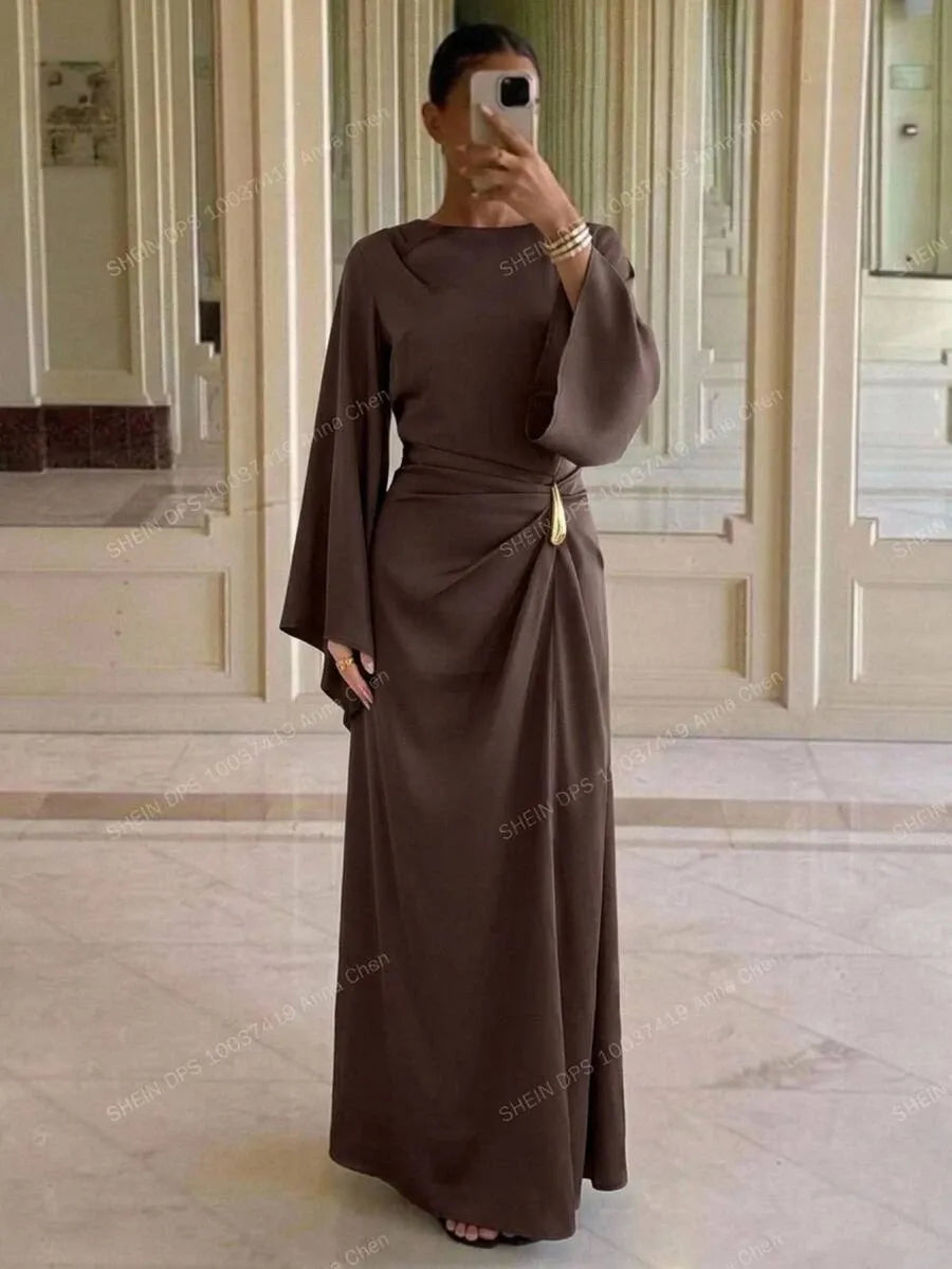 SHEIN Aloruh فستان ساتان طويل بياقة دائرية وأكمام بفتحات وتنورة مكشكشة بلون بني