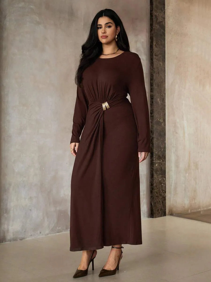 SHEIN Roveilla فستان نسائي بياقة دائرية وتفاصيل معدنية بلون بني
