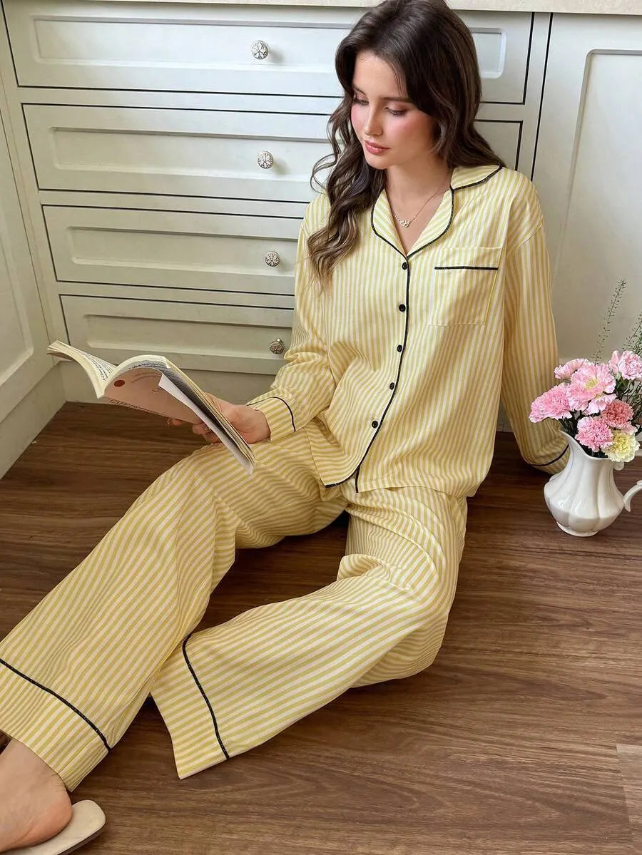 SHEIN Snug Reverie طقم بيجامة قطعتين مخطط بأكمام طويلة وياقة بلون أصفر