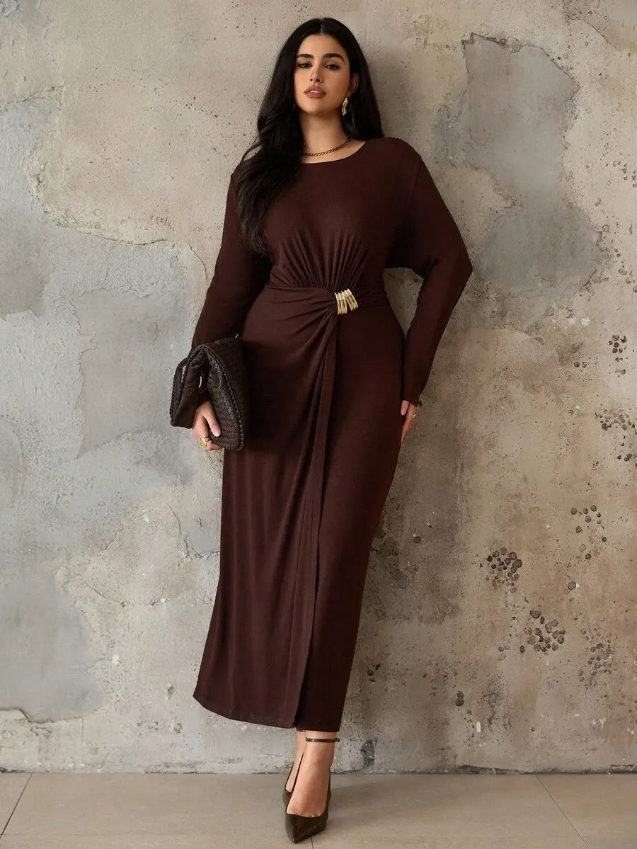 SHEIN Roveilla فستان نسائي بياقة دائرية وتفاصيل معدنية بلون بني