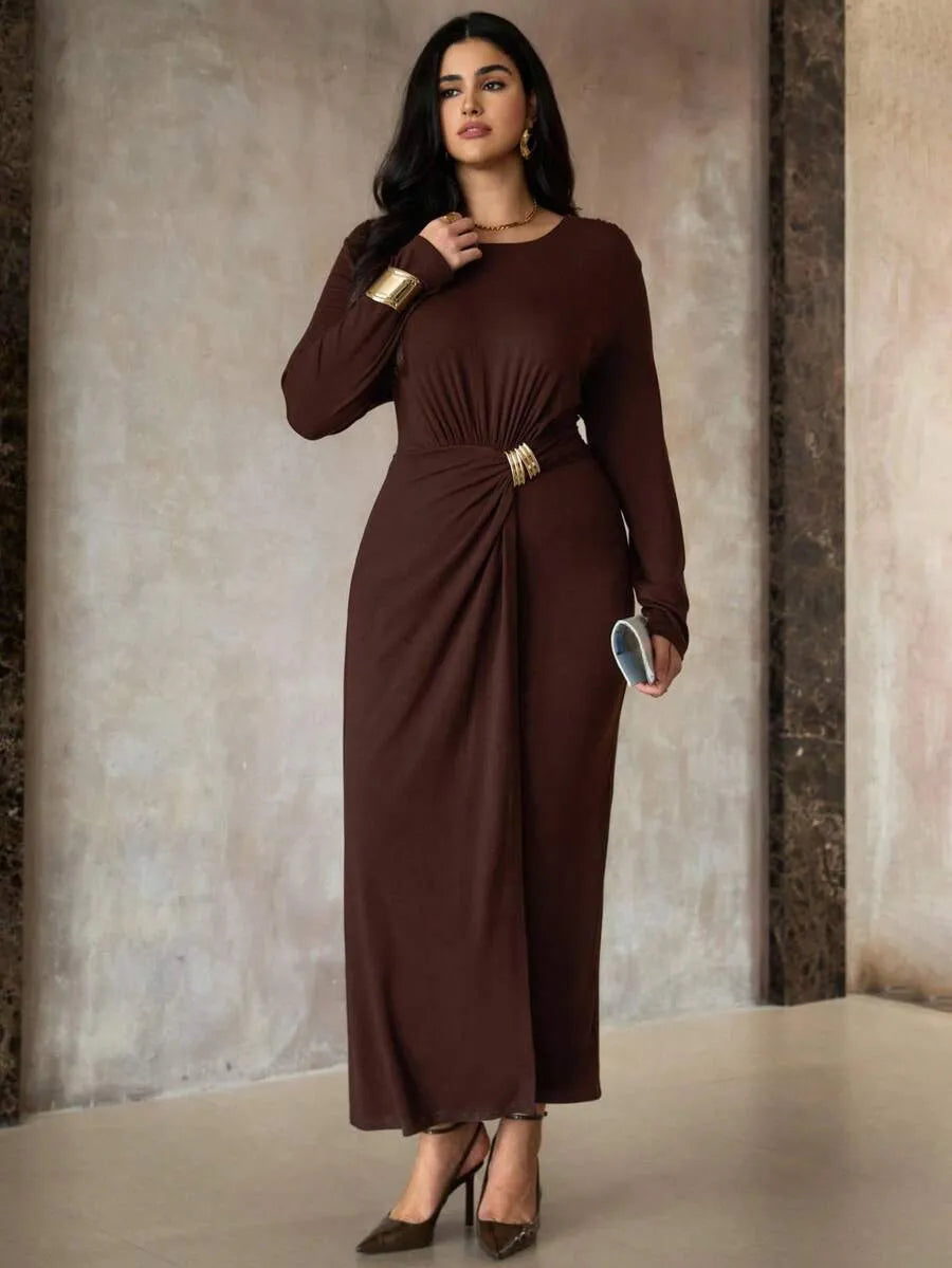 SHEIN Roveilla فستان نسائي بياقة دائرية وتفاصيل معدنية بلون بني