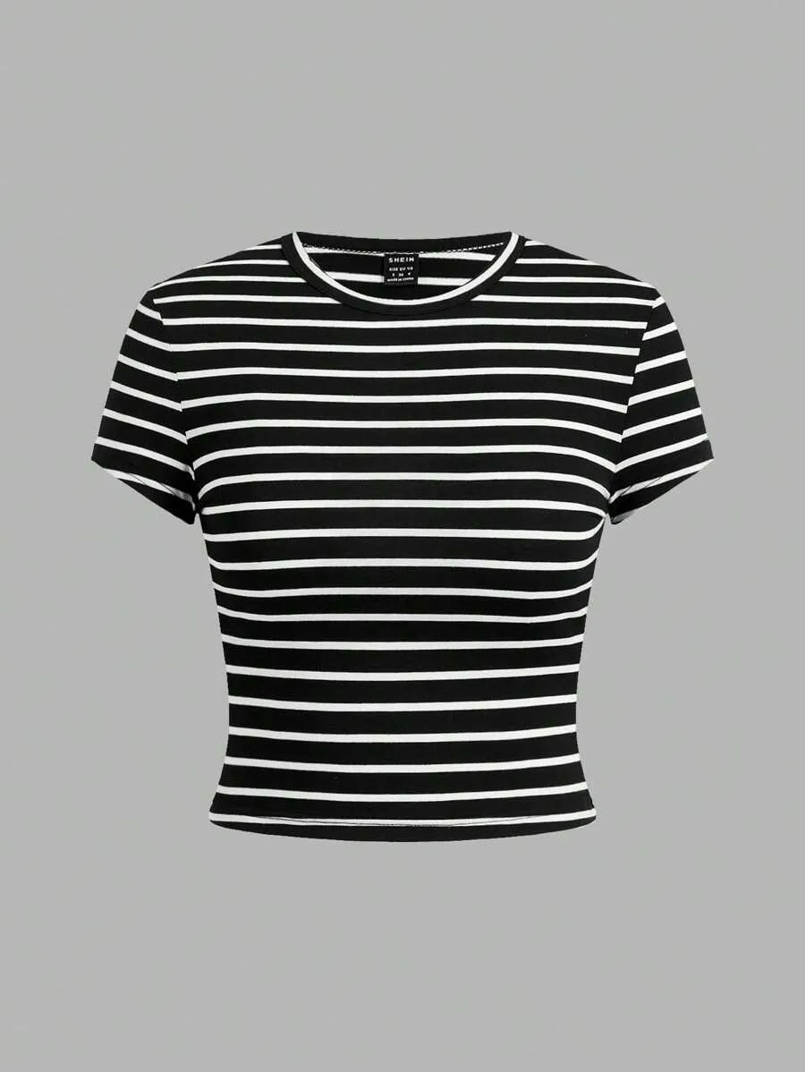 SHEIN EZwear مجموعة 4 قطع تي شيرت نسائي قصير بطبعة دب وسيارة أبيض وأسود