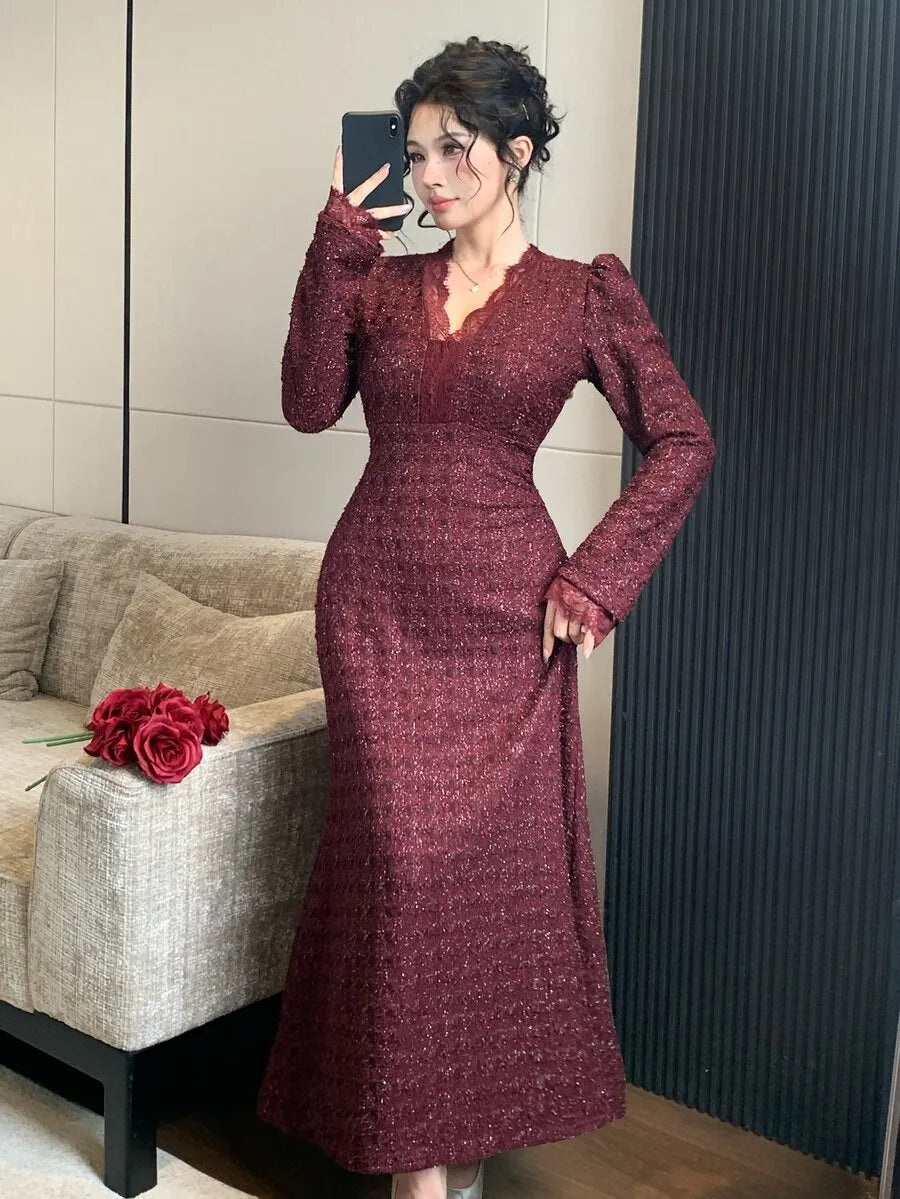 SHEIN DAZY فستان دانتيل طويل بياقة وأكمام بتلات وخصر مشدود بلون عنابي