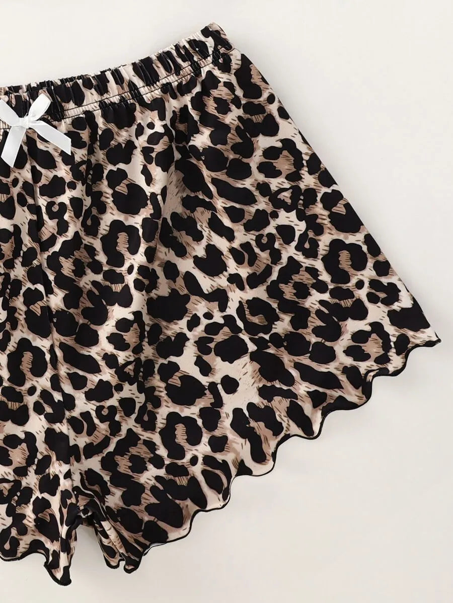 SHEIN طقم قطعتين بيجاما بتوب بحمالات وشورت بطبعة نمر وحروف متعدد الألوان