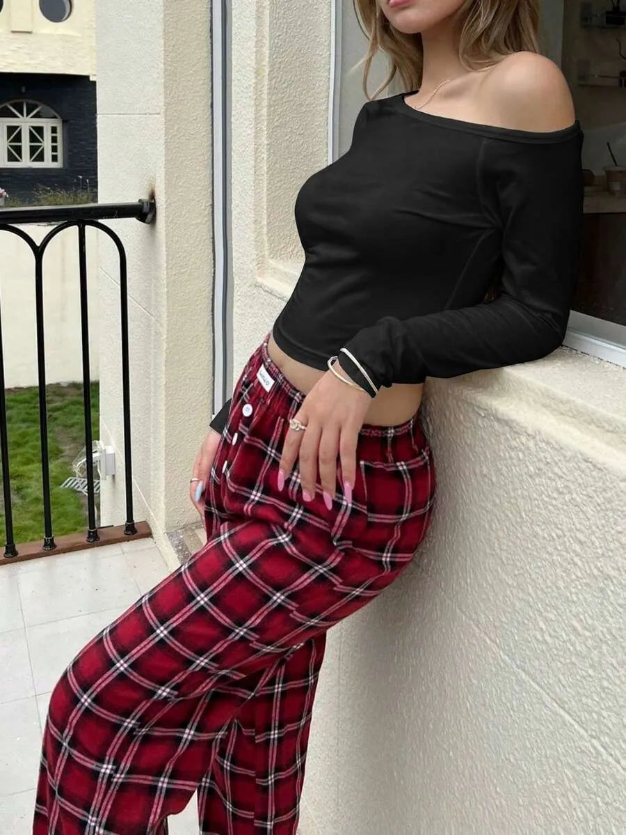 SHEIN ZzzCrew طقم بيجامة قطعتين بتوب قصير بأكمام وبنطلون كاروهات متعدد الألوان