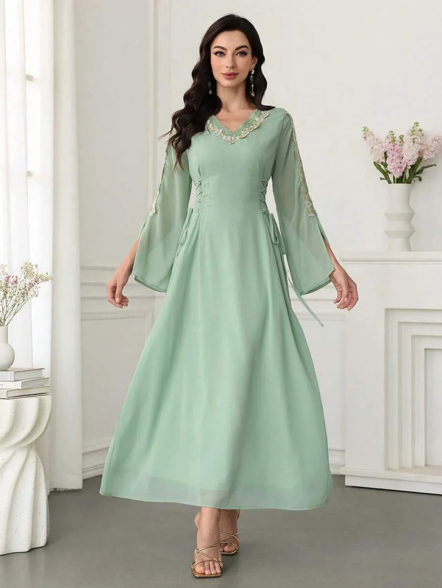 SHEIN Najma جلابية عربية طويلة بياقة وأكمام طويلة وتفاصيل دانتيل بلون أخضر
